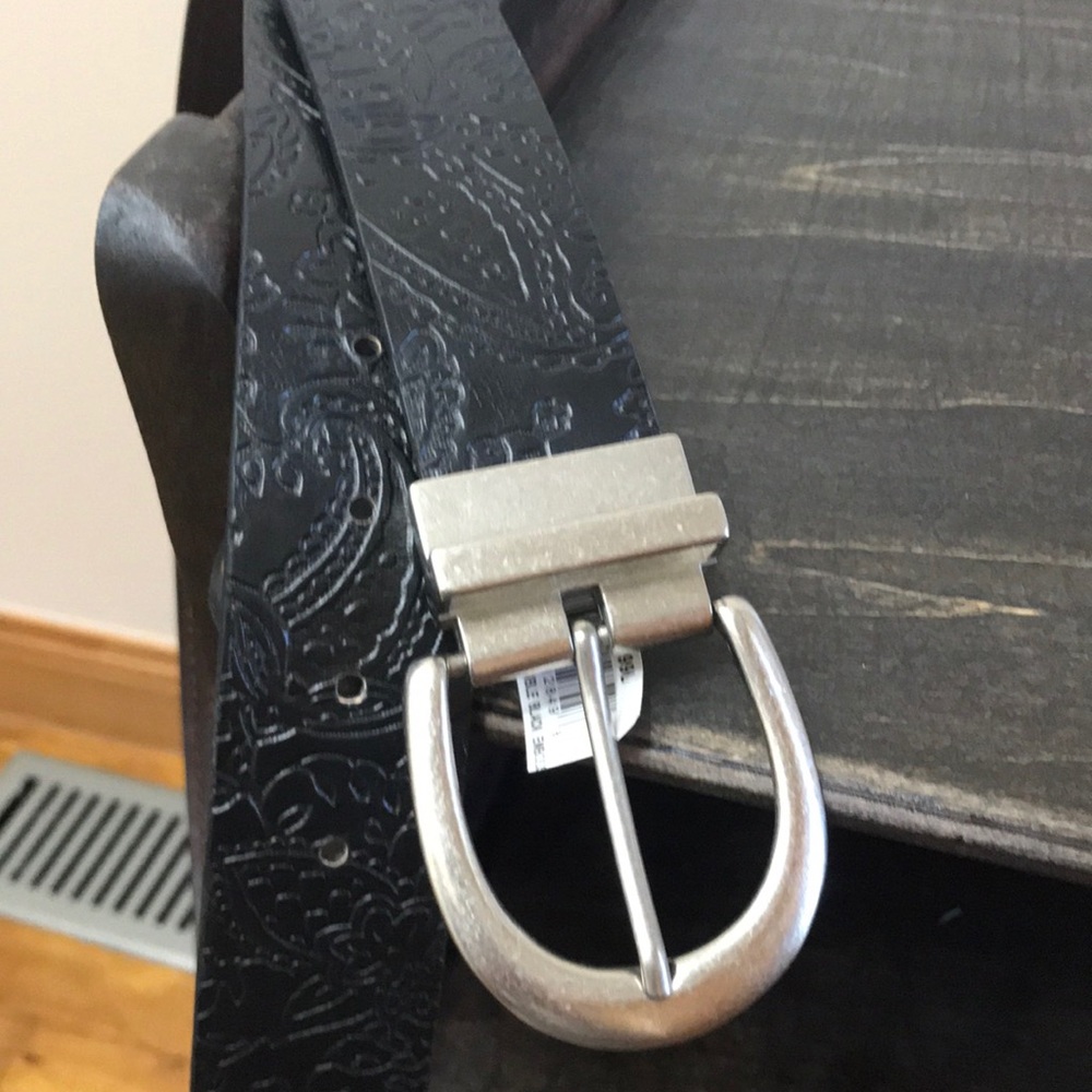 5/$25 Reversible belt - Picture 1 of 6